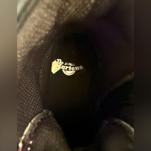 Dr. Martens 1460 Glitter T Boots
Pink Sparkle Girls Toddler US 9
(EU 26) NWOT - Picture 7 of 15